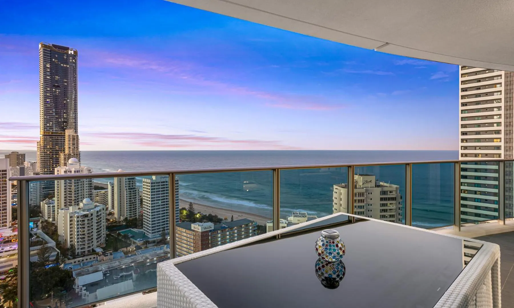 H Star Residences-- Paradise Stayz Gold Coast Apartment