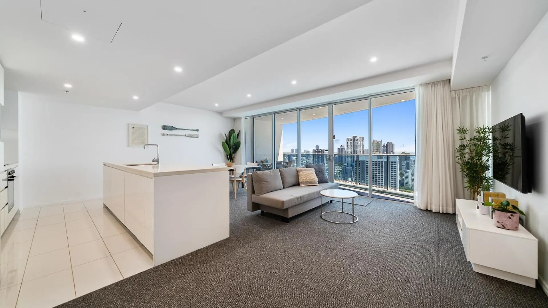 Apartment H Star Residences-- Paradise Stayz Gold Coast