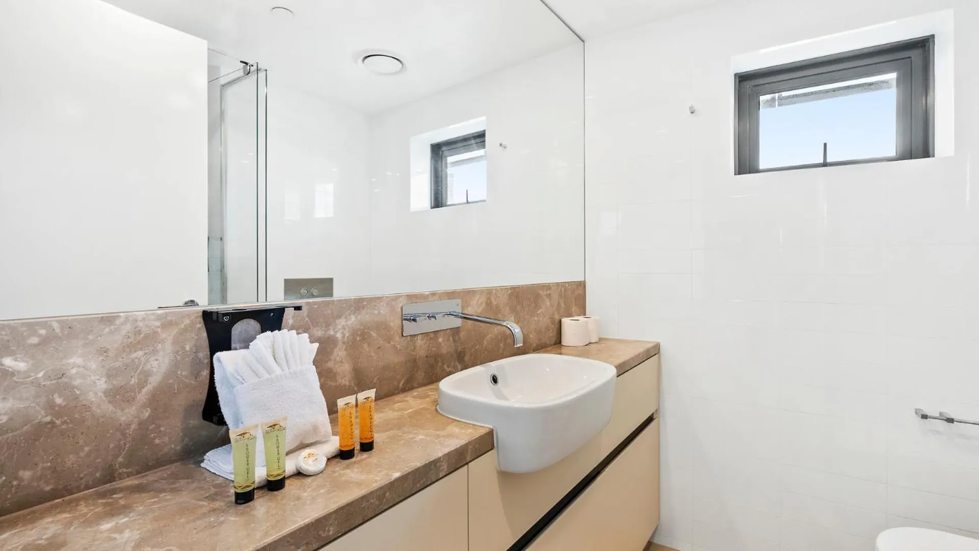 Apartment H Star Residences-- Paradise Stayz Gold Coast Australia