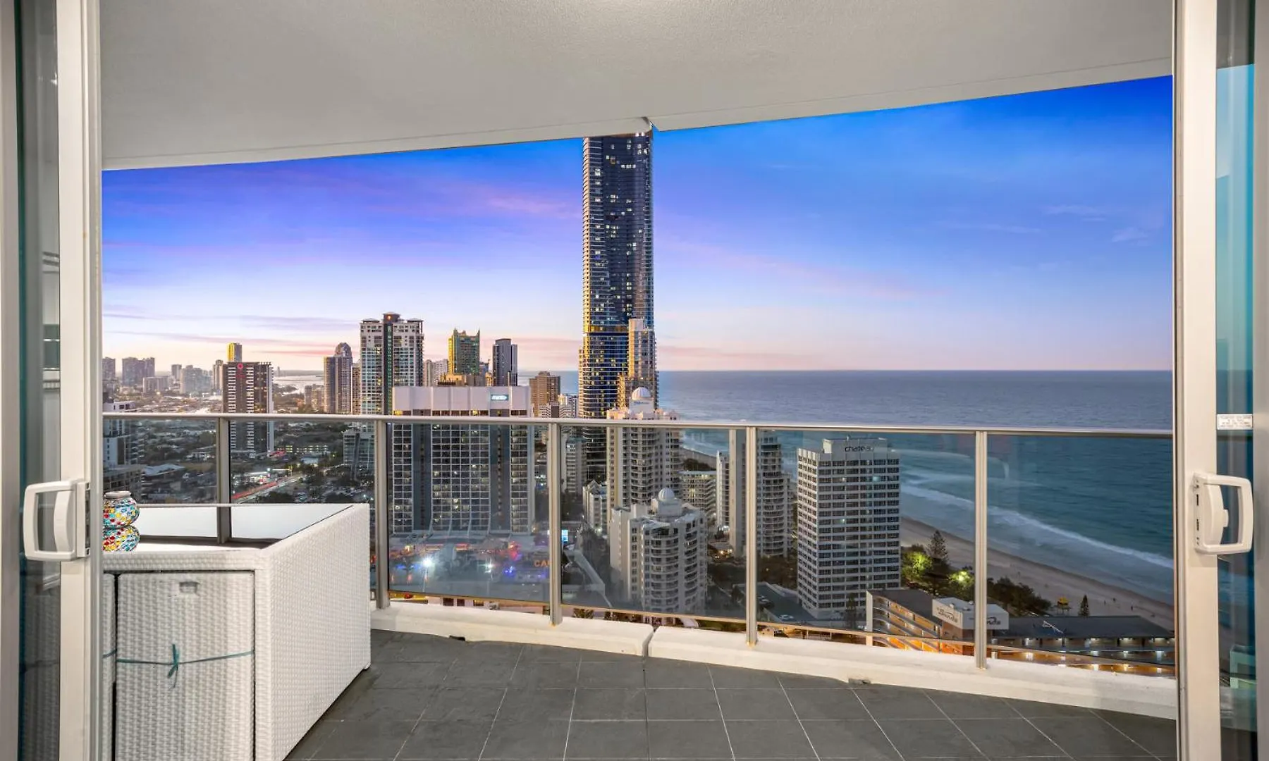 H Star Residences-- Paradise Stayz Gold Coast Australia