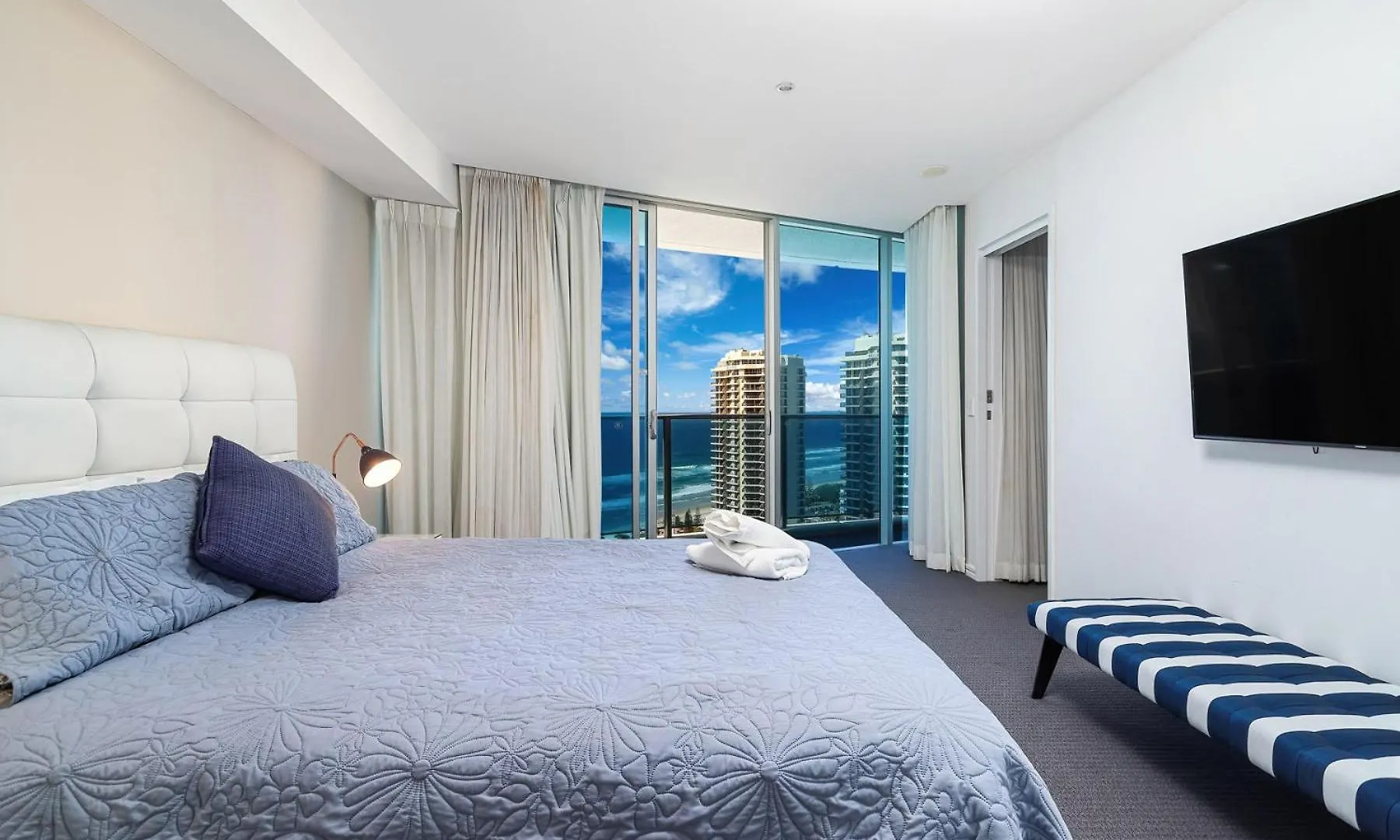 Apartment H Star Residences-- Paradise Stayz Gold Coast Australia