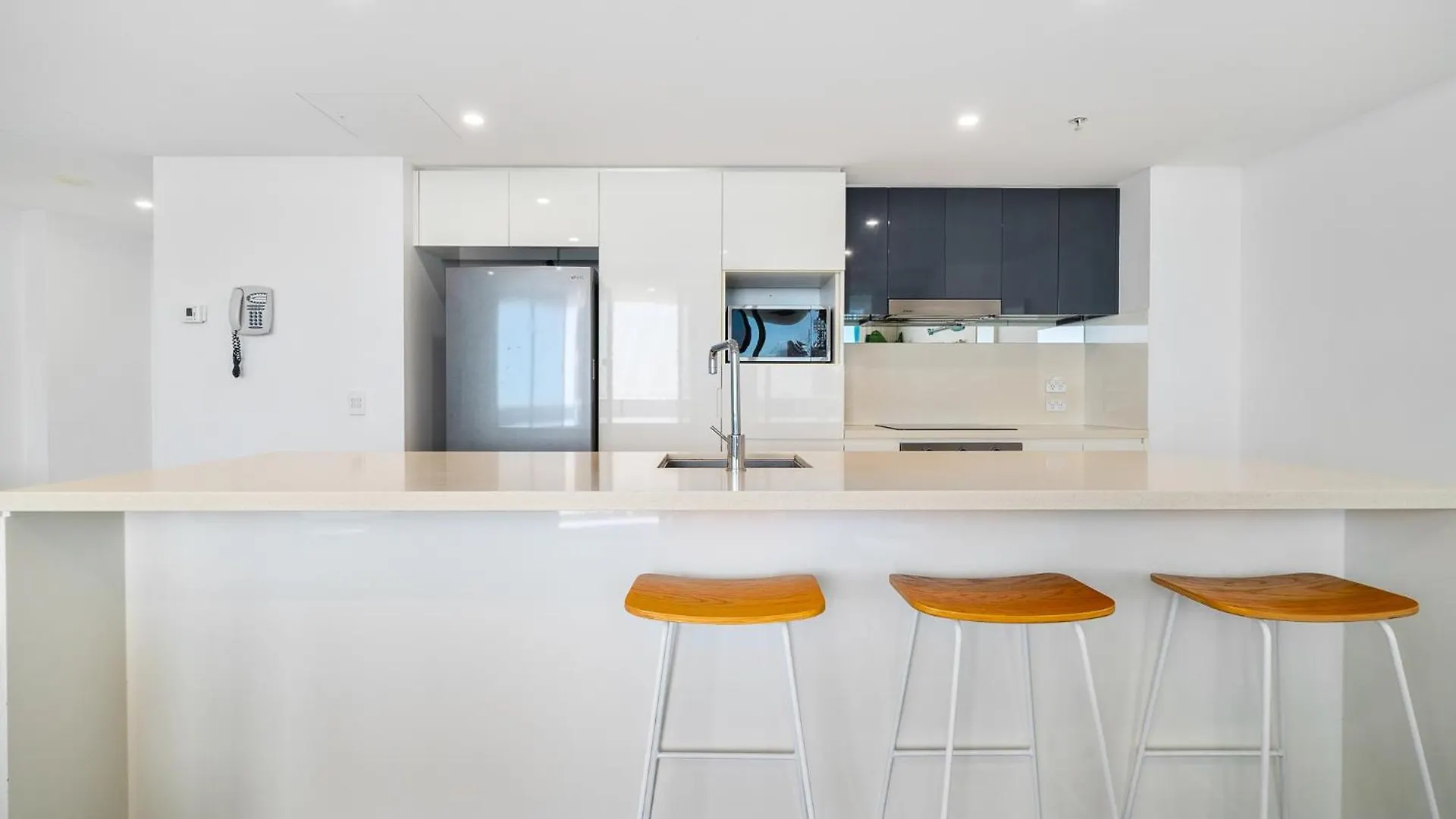 H Star Residences-- Paradise Stayz Gold Coast 0*,  Australia
