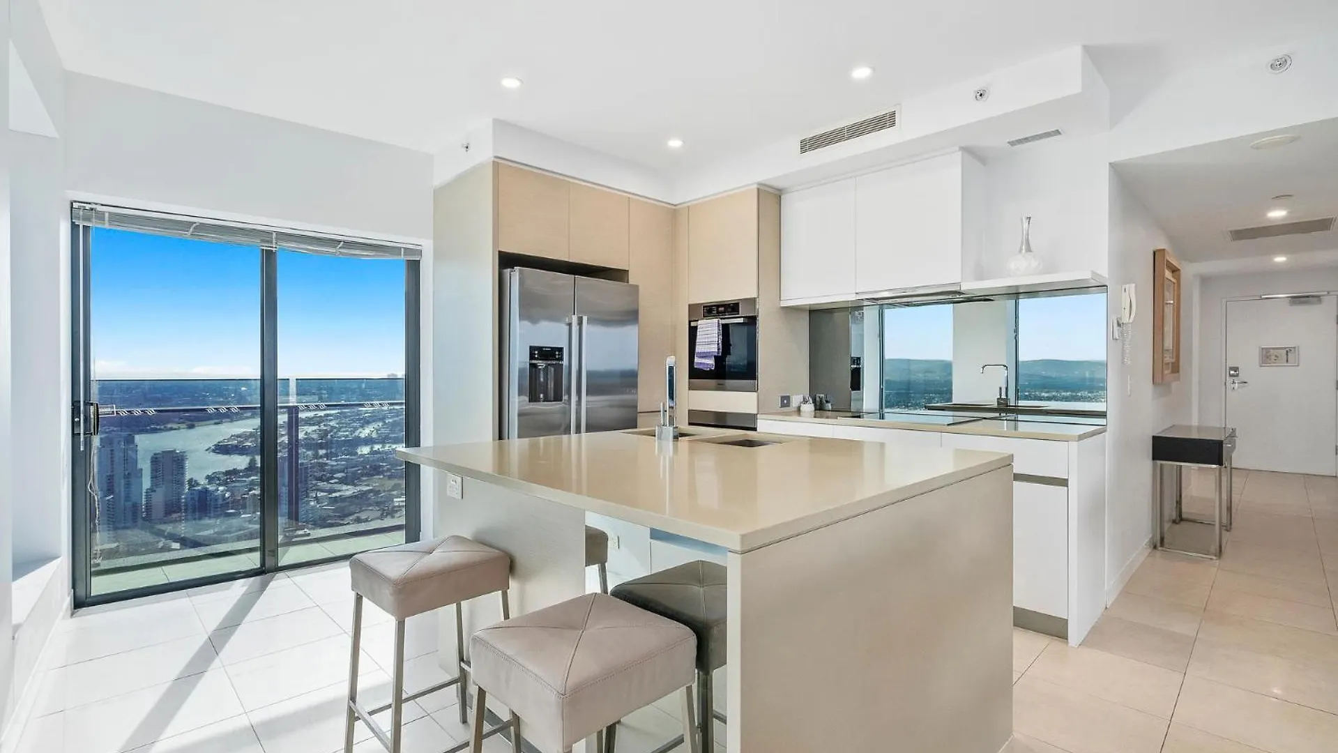 H Star Residences-- Paradise Stayz Gold Coast 0*,  Australia