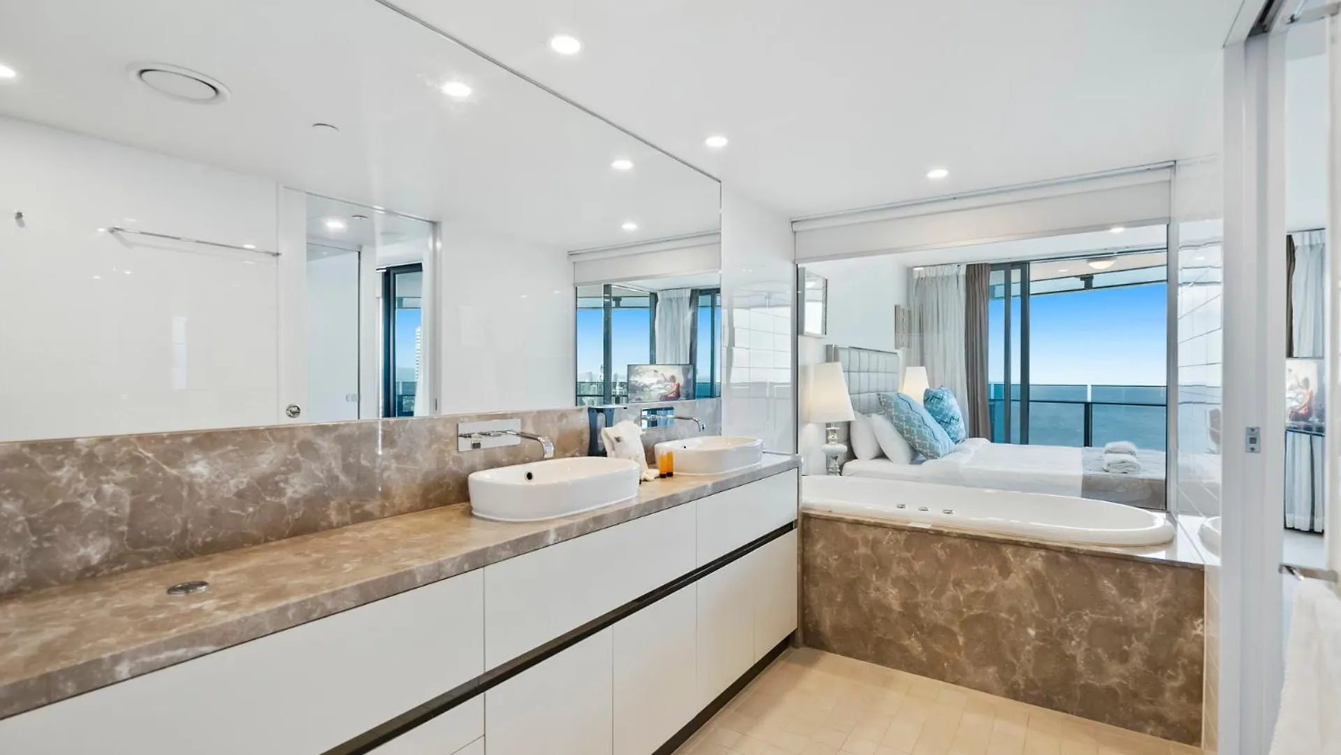 H Star Residences-- Paradise Stayz Gold Coast Apartment